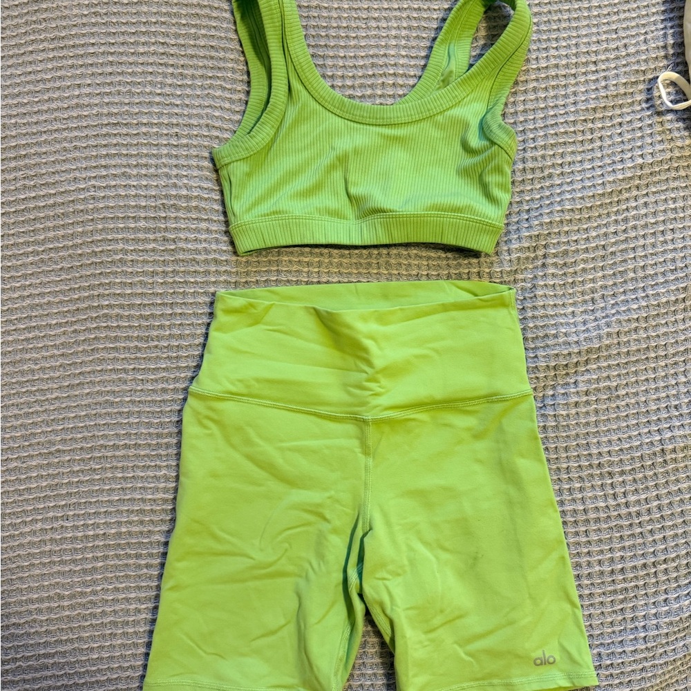ALO Yoga Lime Green Set
